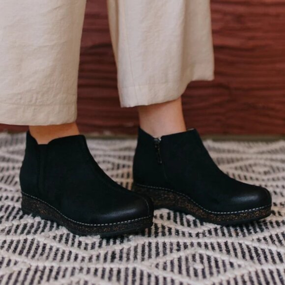NEW Dansko Makara Side-Zip Booties - Suede For Women in black 1025 7s4 - Picture 1 of 8